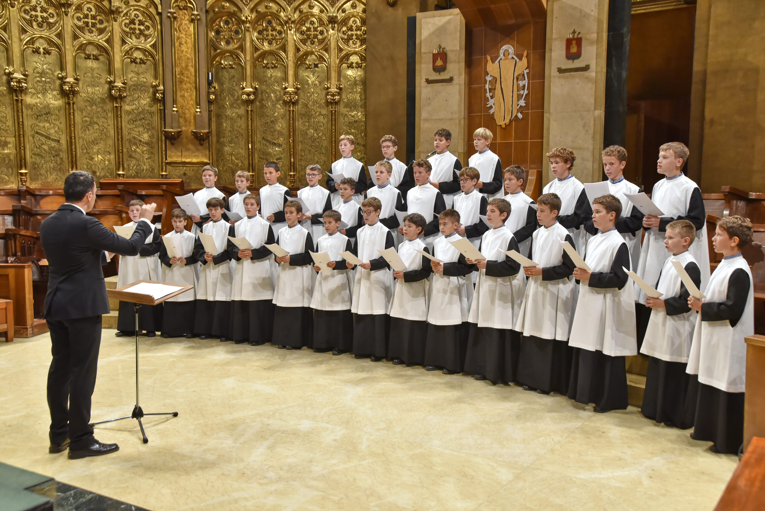 escolania-montserrat-abadia